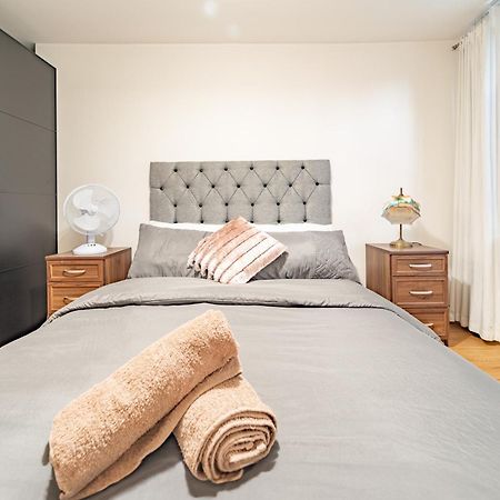Modern Flat In Prime Location Near Shoreditch & Brick Lane London Exterior photo